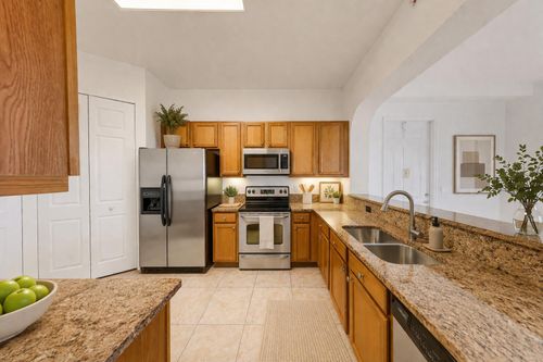 501-3600 Oaks Clubhouse Dr, Pompano Beach, FL, 33069-3695 | Card Image