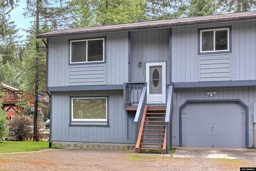 10211 Heron Way, Juneau, AK, 99801-8749 | Card Image