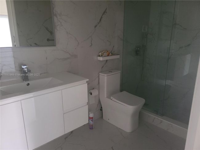 UNIT-103 - 300 E 4 Th St, Condo with 3 bedrooms, 2 bathrooms and null parking in Hialeah FL | Image 9