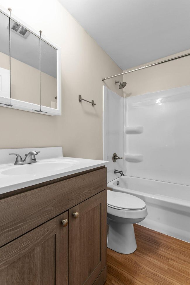 Hall bath | Image 12