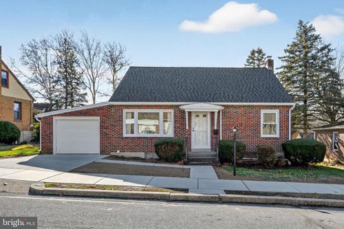 228 E Gaul St, WERNERSVILLE, PA, 19565-2112 | Card Image