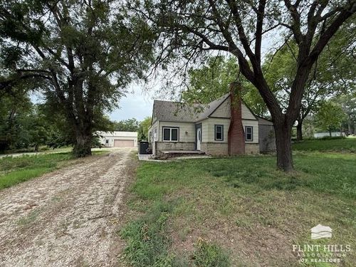2177 Fawn Rd, Abilene, KS, 67410-6660 | Card Image