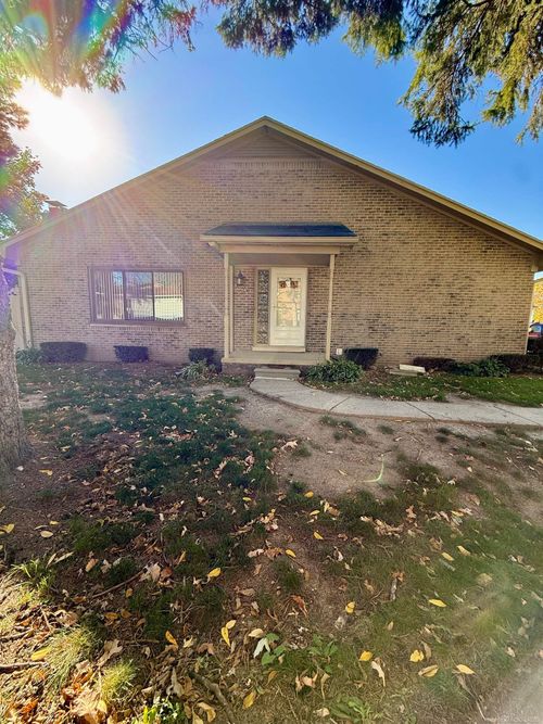 42348 W Leo St, Clinton Township, MI, 48038-1770 | Card Image