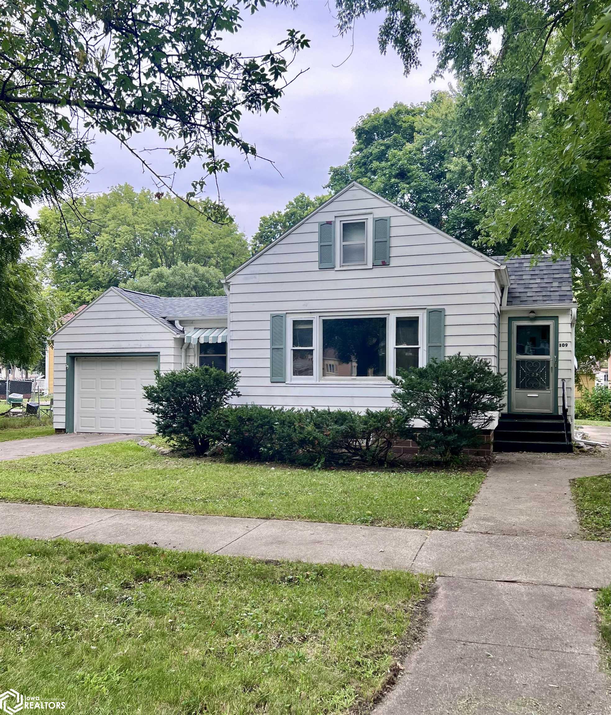 6th St, Humboldt, IA 50548
