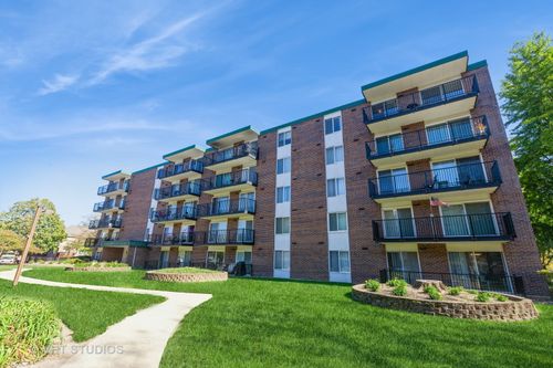 406e-5S040 Pebblewood Ln, Naperville, IL, 60563-1862 | Card Image