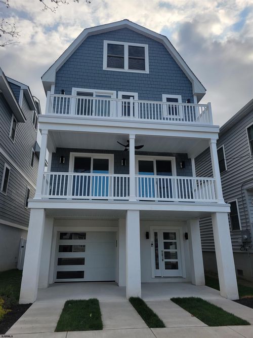 18 N Buffalo Ave, Ventnor City, NJ, 08406-2001 | Card Image