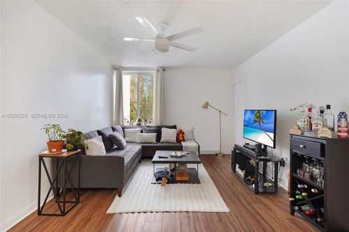 407-250 180th Dr, Sunny Isles Beach, FL, 33160-2796 | Card Image