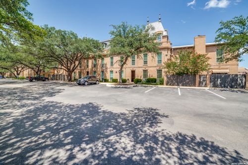 11b-7711 Broadway Str., San Antonio, TX, 78209 | Card Image