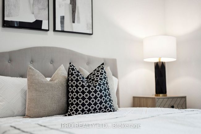 903 - 16 Concord Pl, Condo with 2 bedrooms, 2 bathrooms and 2 parking in Grimsby ON | Image 24