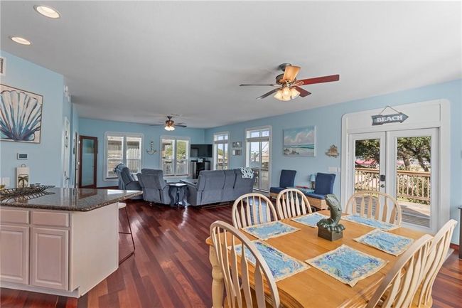 207 S 2 Nd St, House other with 4 bedrooms, 3 bathrooms and 6 parking in Rockport TX | Image 12