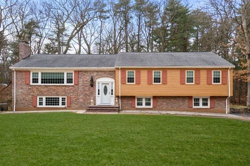 19 Bakers Hill Rd, Weston, MA, 02493-1767 | Card Image