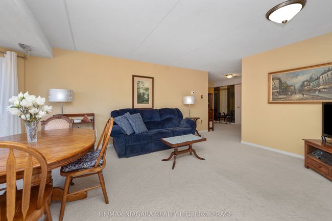206 - 6704 Thorold Stone Rd, Condo with 2 bedrooms, 2 bathrooms and 1 parking in Niagara Falls ON | Image 4