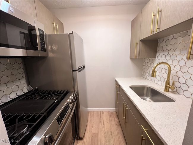 UNIT-218 - 25735 Lorain Rd, Condo with 1 bedrooms, 1 bathrooms and null parking in North Olmsted OH | Image 6