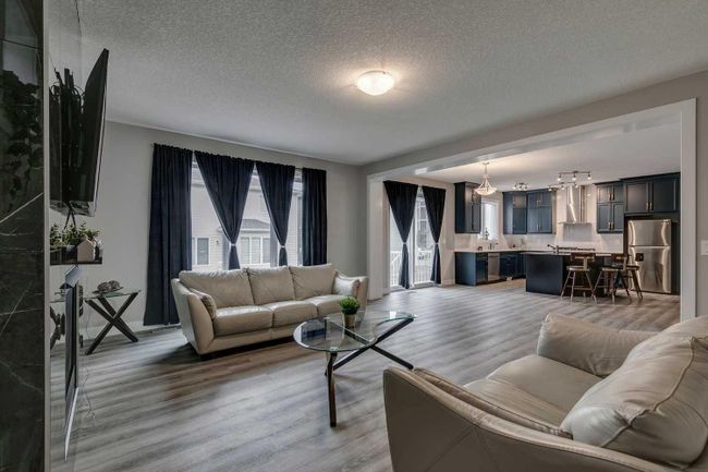 350 Yorkville Road Sw, Home with 4 bedrooms, 2 bathrooms and 4 parking in Calgary AB | Image 11