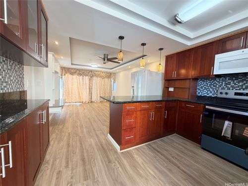 apt-106-2440 Date St, Honolulu, HI, 96826-4632 | Card Image