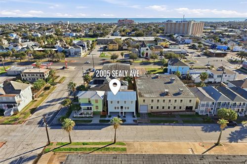 2005 Sealy St, Galveston, TX, 77550-2314 | Card Image