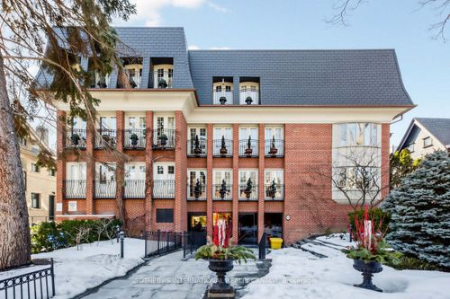 202-8 Hawthorn Ave, Toronto, ON, M4W2Z2 | Card Image