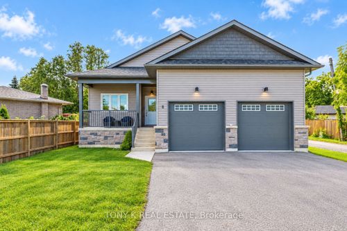 8 Georgina St, Sutton West, ON, L0E1R0 | Card Image