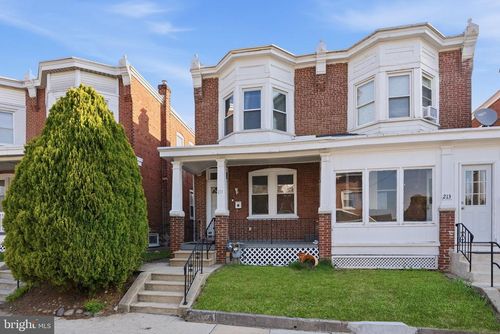 211 E Poplar St, NORRISTOWN, PA, 19401-3413 | Card Image