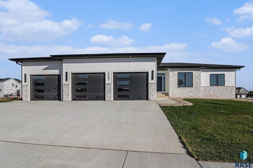 2904 Dunraven Ave Avenue, Sioux Falls, SD, 57110 | Card Image