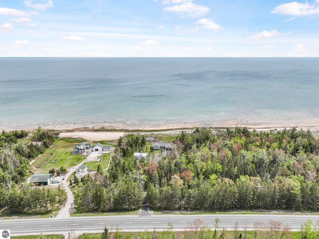 21495 Us Highway 23 N, House other with 2 bedrooms, 2 bathrooms and null parking in Millersburg MI | Image 4