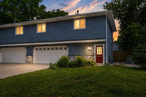 1276 County Road C E, Maplewood, MN, 55109-1058 | Card Image