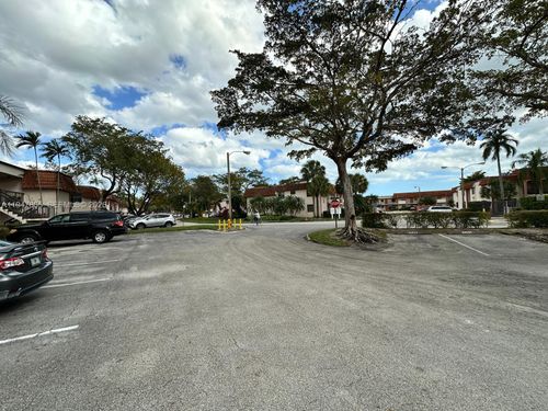 apt-202-831 Ne 207th Ln, Miami, FL, 33179-1980 | Card Image