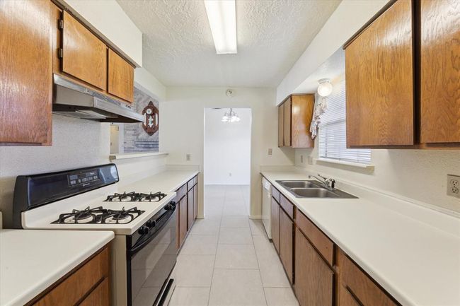 1006 W Brompton Dr, House other with 2 bedrooms, 1 bathrooms and 1 parking in Pearland TX | Image 9