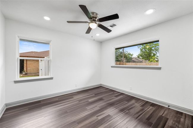 702 Pennington St, House other with 3 bedrooms, 2 bathrooms and 2 parking in Houston TX | Image 16