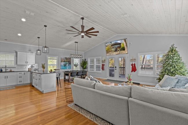314 Ne 880 Th St, House other with 2 bedrooms, 1 bathrooms and null parking in Old Town FL | Image 4