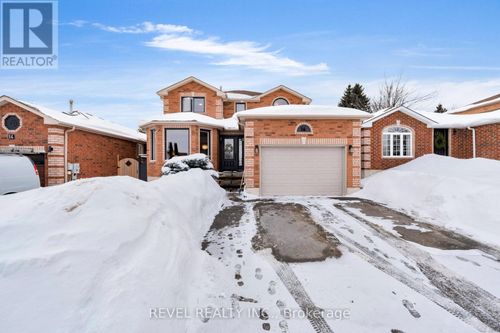 16 Girdwood Dr, Barrie, ON, L4N8R2 | Card Image