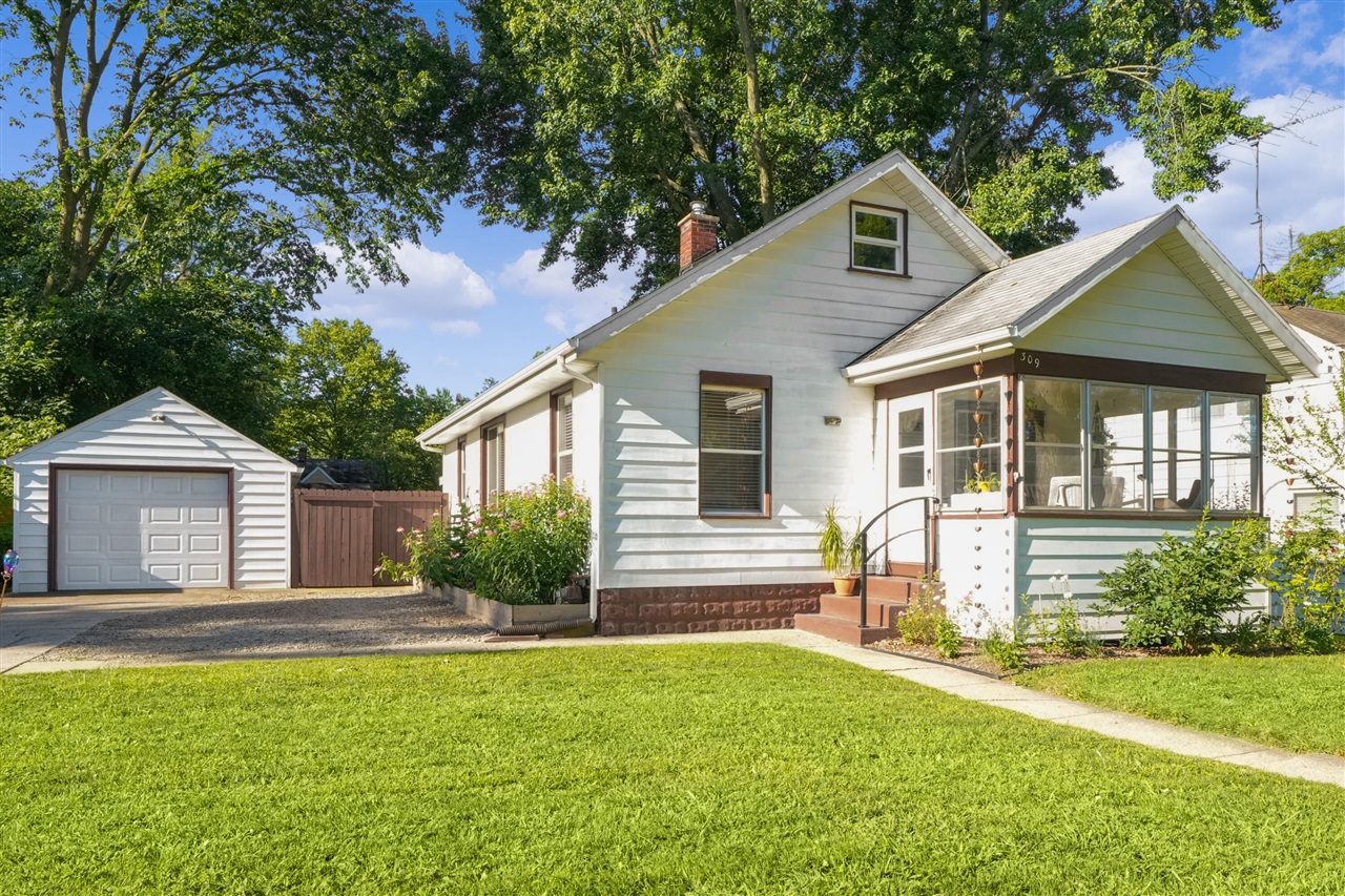 Oakhurst Ave, Kalamazoo, MI 49001