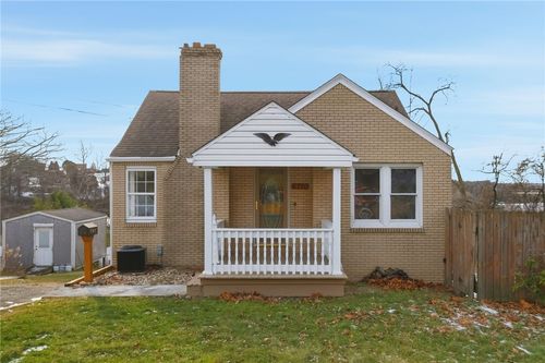 6710 Buchanan Ave, West Mifflin, PA, 15122-2730 | Card Image