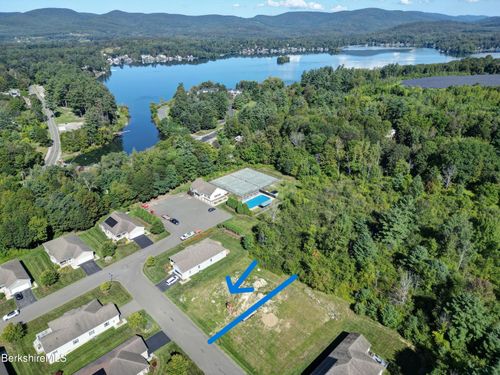 5 Aspen Way, Pittsfield, MA, 01201-1596 | Card Image