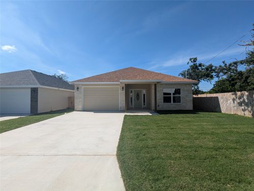 1704 E Avenue G, Lampasas, TX, 76550-1378 | Card Image