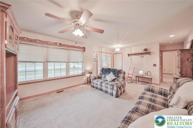 4579 W Mountain View Dr, House other with 3 bedrooms, 2 bathrooms and null parking in WALNUTPORT PA | Image 8