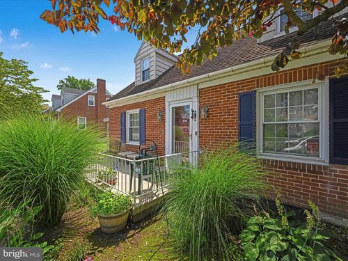 1928 Bannister St, YORK, PA, 17404-4919 | Card Image