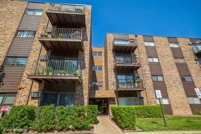 118 - 8905 N Knight Avenue, Condo with 2 bedrooms, 2 bathrooms and 2 parking in Des Plaines IL | Image 1