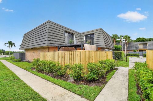 315 3rd Way, West Palm Beach, FL, 33407-6693 | Card Image