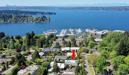 10419 Ne 53rd St, Kirkland, WA, 98033-7423 | Card Image