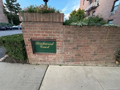 1a-3 Birchwood Ct, Mineola, NY, 11501-4509 | Card Image