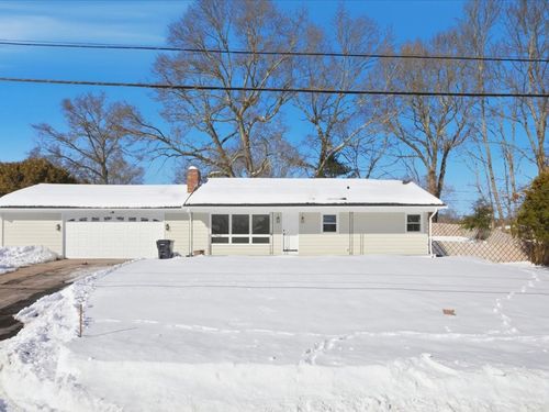 46 Circledale Dr, Cumberland, RI, 02864-3817 | Card Image