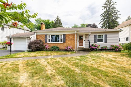 105 Pontiac Dr, Irondequoit, NY, 14617-3430 | Card Image