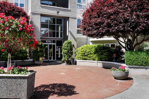 402-3172 Gladwin Rd, Abbotsford, BC, V2T5T3 | Card Image