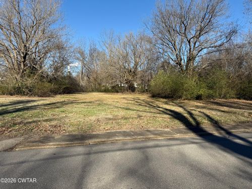 213 Ash St, Jackson, TN, 38301-6682 | Card Image