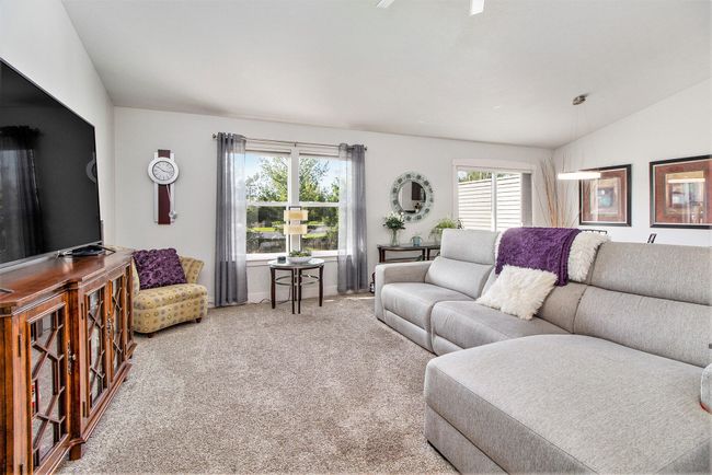 Living Area | Image 6
