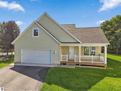 2793 Garnet Ct, Traverse City, MI, 49684-4721 | Card Image