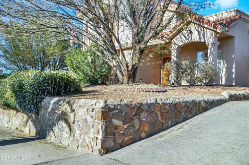 2316 N Campbell St, El Paso, TX, 79902-3220 | Card Image