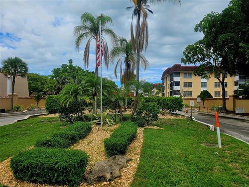 410-4172 Inverrary Dr, Lauderhill, FL, 33319-4574 | Card Image