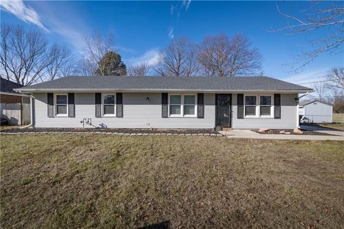 202 20th Ave N, Greenwood, MO, 64034-9763 | Card Image